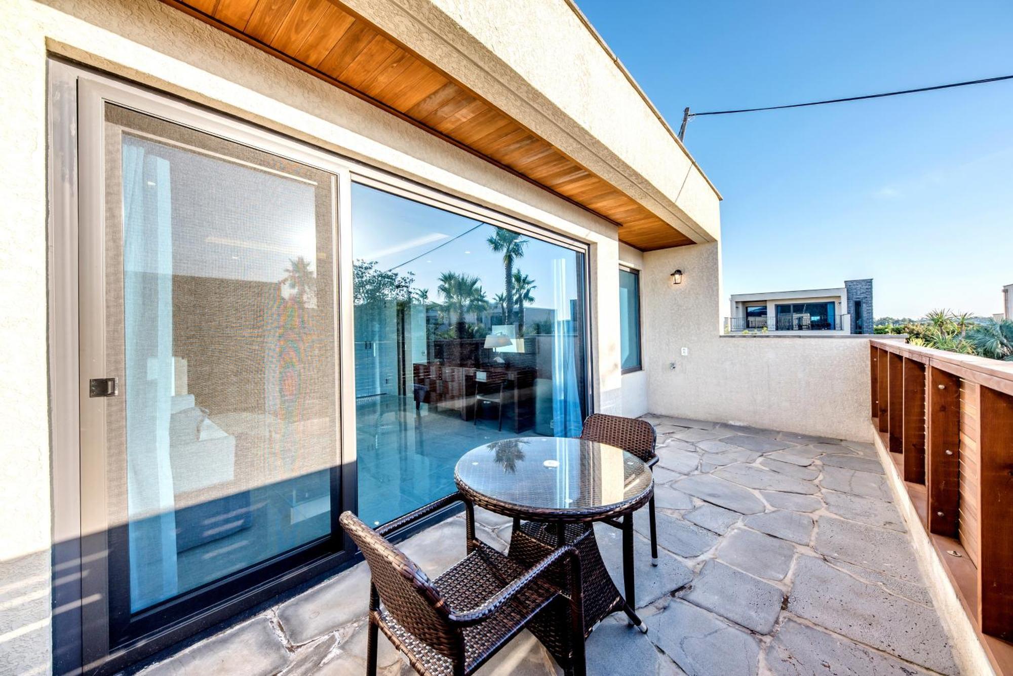 Arts Spa&Poolvilla Jeju Bagian luar foto