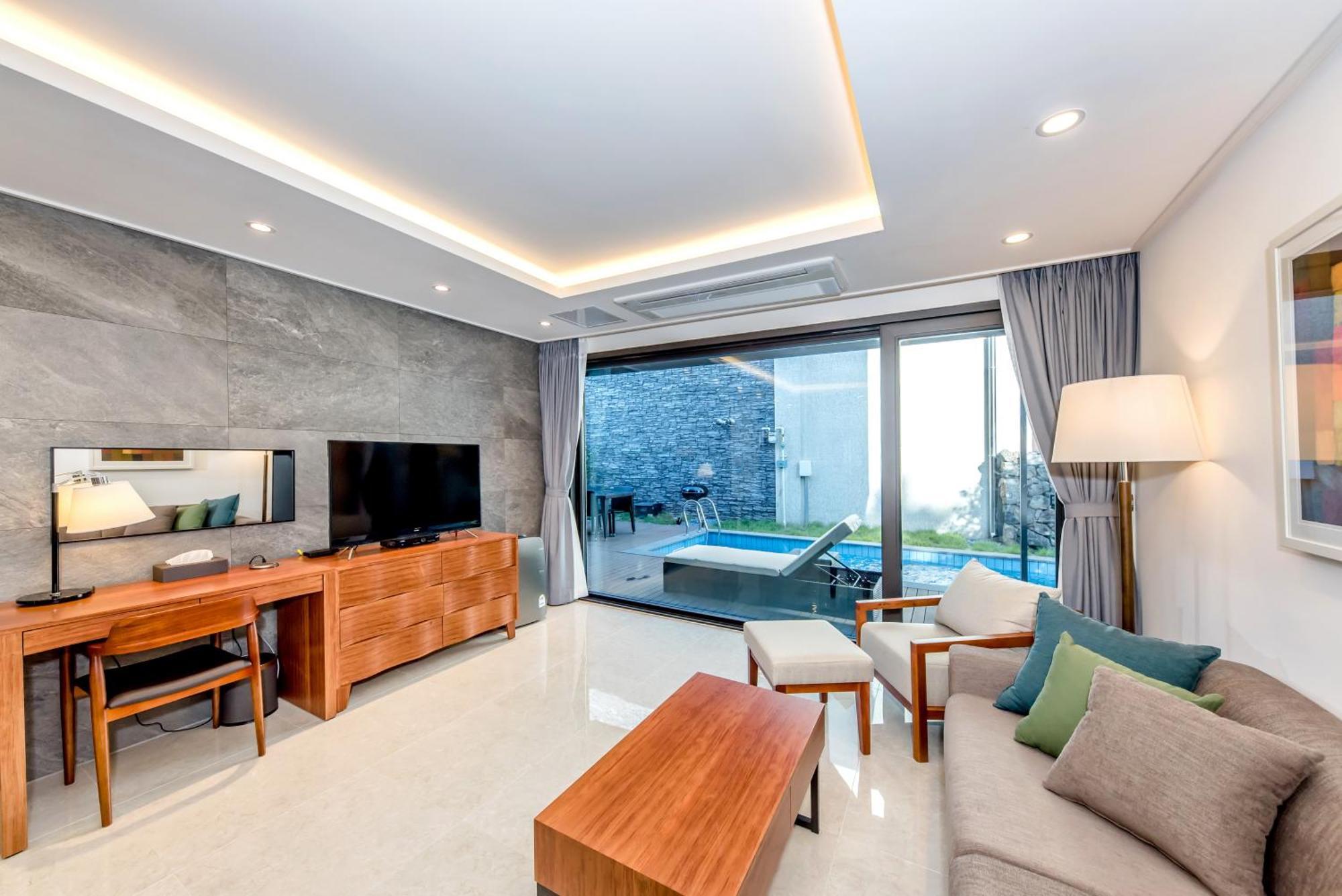 Arts Spa&Poolvilla Jeju Bagian luar foto