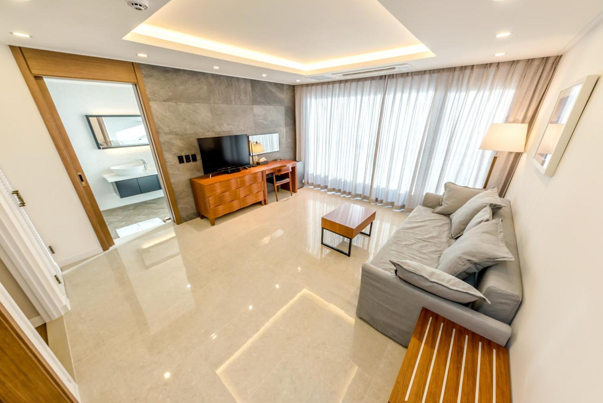 Arts Spa&Poolvilla Jeju Bagian luar foto